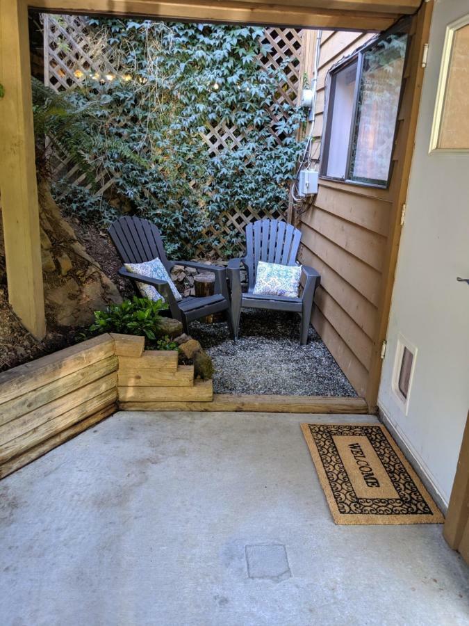 Oceanspray Hideaway Apartamento North Saanich Exterior foto