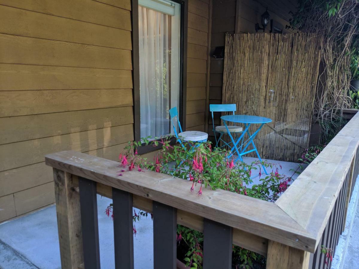 Oceanspray Hideaway Apartamento North Saanich Exterior foto